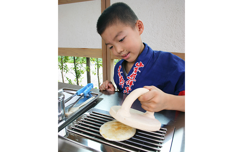 ㈱山香煎餅本舗 草加せんべいの庭