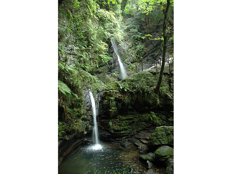 The Three Waterfalls of Kuroyama – Kuroyama Santaki