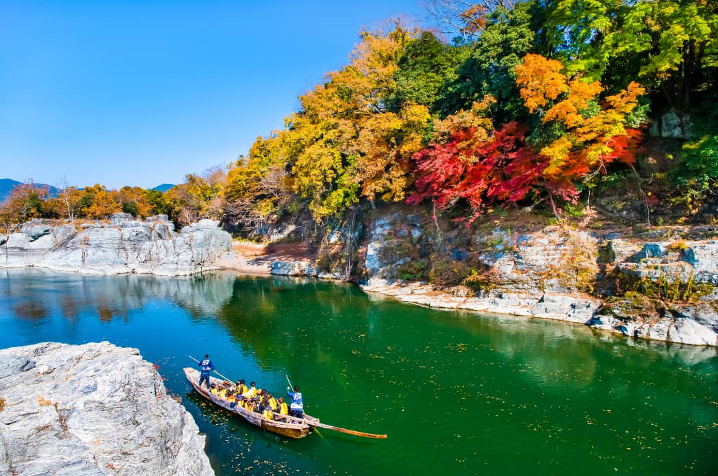 Autumn Nagatoro Walking Course to Admire the Fall Foliage